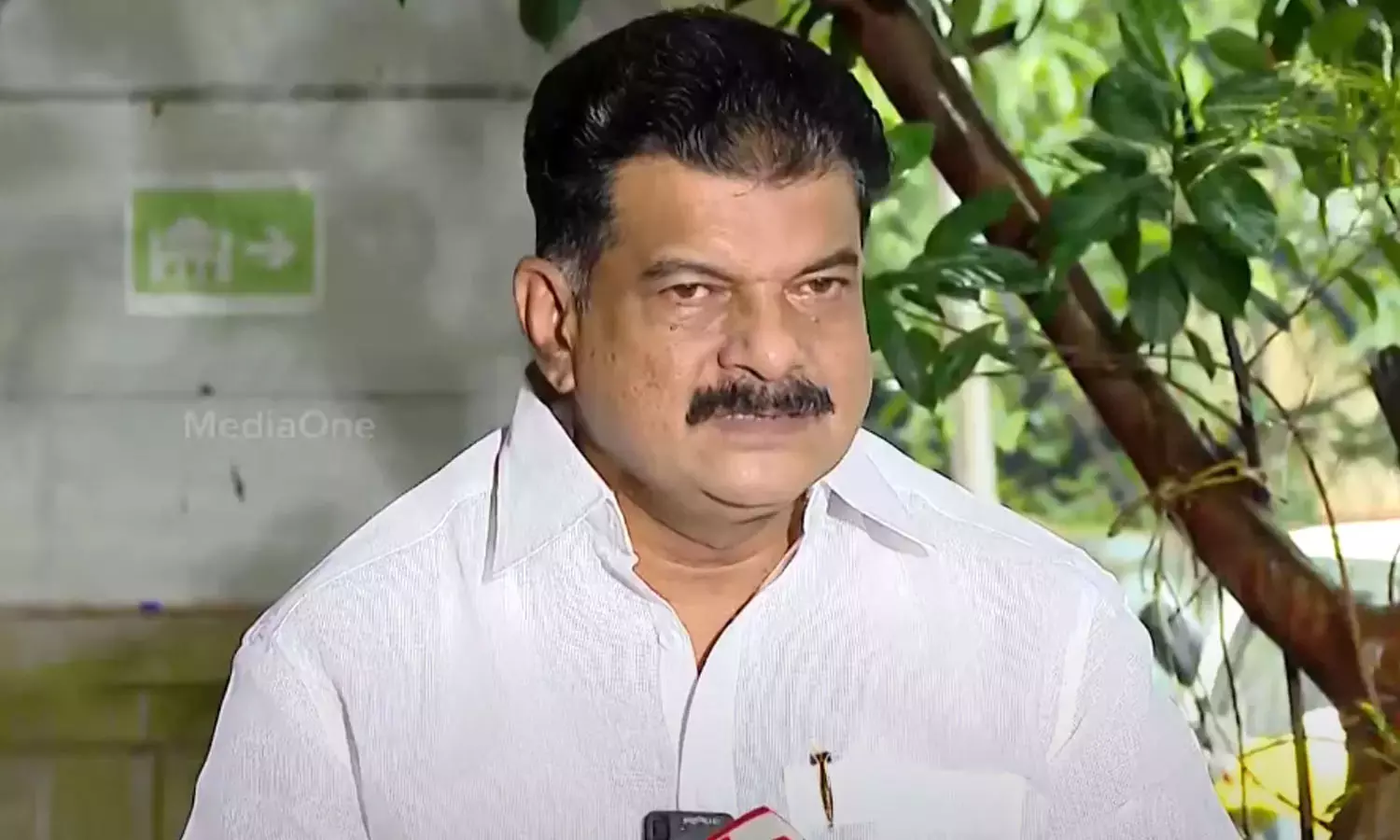 വാതിൽ അടഞ്ഞുതന്നെ; അൻവർ വേണ്ടെന്ന വി.ഡി സതീശൻ നിലപാടിന് കോൺഗ്രസിൽ പിന്തുണ ഏറുന്നു