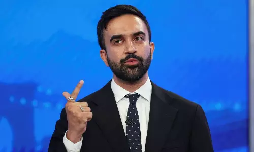 ന്യൂയോർക് മേയർ പ്രൈമറി തെരഞ്ഞെടുപ്പിൽ ചരിത്ര വിജയം; സൊഹ്റാൻ മംദാനിക്കെതിരെ മുസ്ലിംവിരുദ്ധ പരാമർശവുമായി വലതുപക്ഷ നേതാക്കൾ ന്യൂയോർക് മേയർ പ്രൈമറി തെരഞ്ഞെടുപ്പിൽ ചരിത്ര വിജയം; സൊഹ്റാൻ മംദാനിക്കെതിരെ മുസ്ലിംവിരുദ്ധ പരാമർശവുമായി വലതുപക്ഷ നേതാക്കൾ