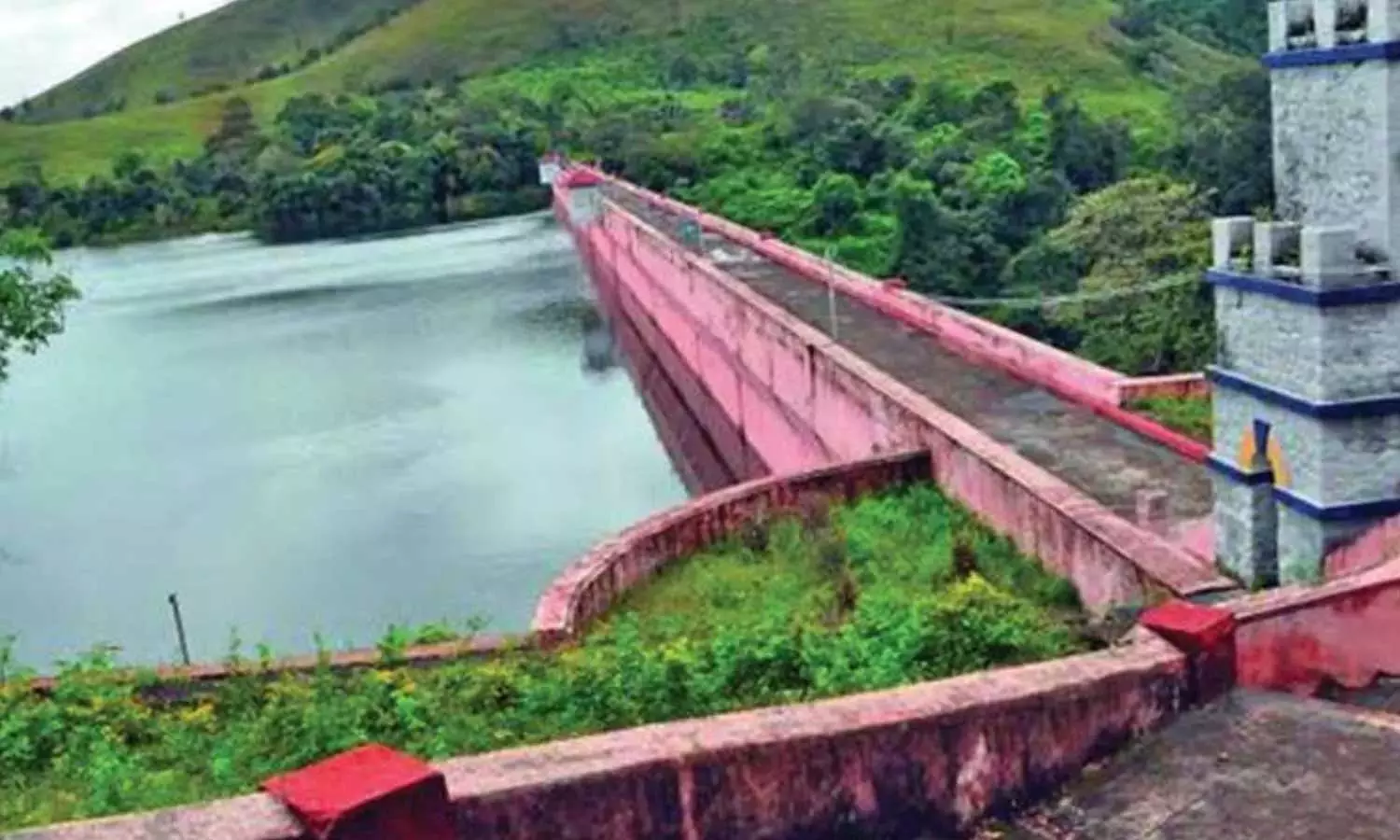 ജലനിരപ്പ് ഉയർന്നു; മുല്ലപ്പെരിയാർ അണക്കെട്ട് നാളെ തുറന്നേക്കുമെന്ന് തമിഴ്നാട്
