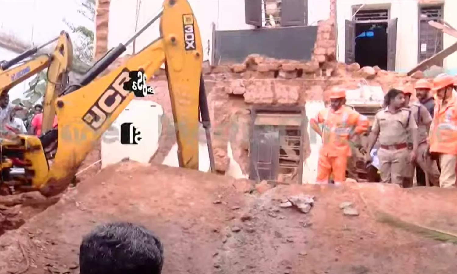 കൊടകരയിൽ കെട്ടിടം തകർന്ന സംഭവം; മൂന്ന് ഇതരസംസ്ഥാനതൊഴിലാളികള്‍ മരിച്ചു