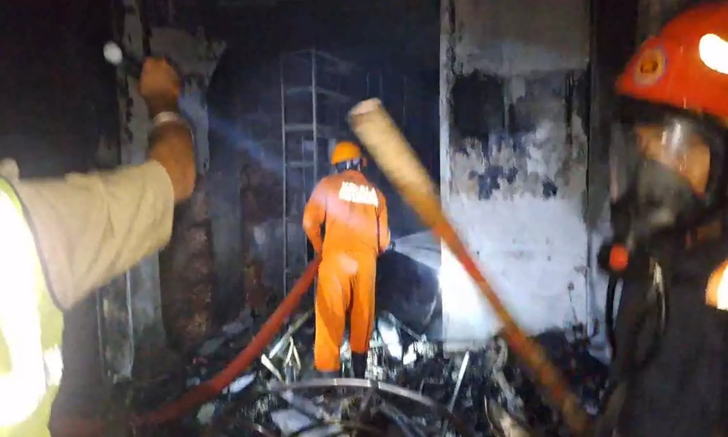 കോഴിക്കോട് മാവൂരില്‍ വന്‍ തീപിടിത്തം