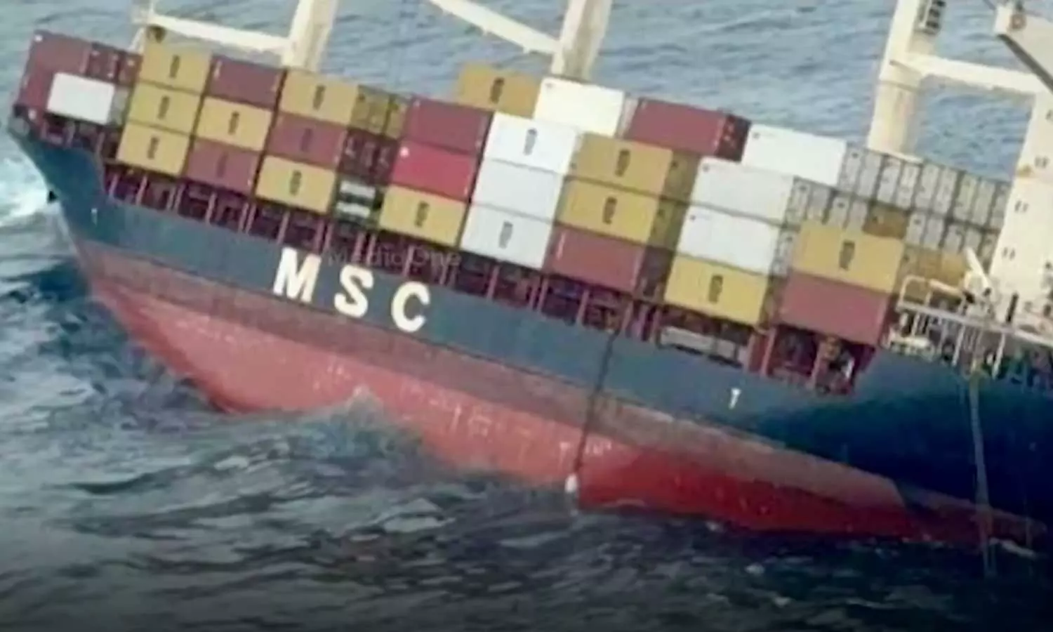 കപ്പലപകടങ്ങളില്‍ നടപടി ആവശ്യപ്പെട്ട് ഹരജി; ഹൈക്കോടതിയെ സമീപിച്ച് കേരള മത്സ്യത്തൊഴിലാളി ഐക്യവേദി