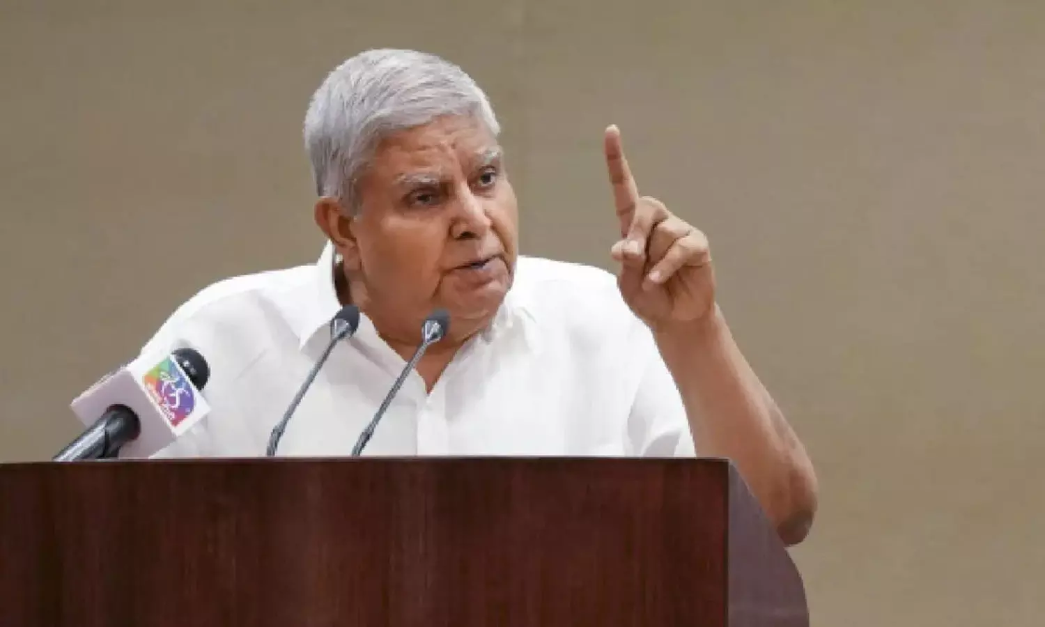 സോഷ്യലിസം, മതേതരത്വം എന്നീ വാക്കുകൾ ഭരണഘടനയിൽ നിന്ന് നീക്കം ചെയ്യണം; ആർഎസ്എസ് വാദത്തെ അനുകൂലിച്ച് ഉപരാഷ്ട്രപതി ജഗ്ദീപ് ധൻഖഡ്