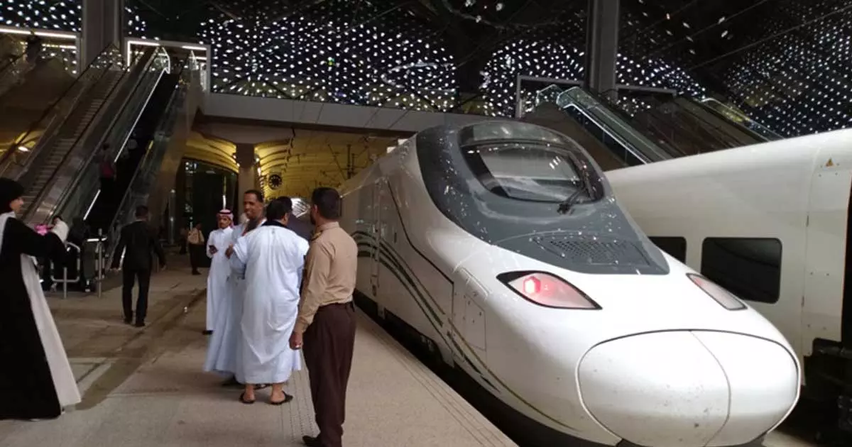 ഇന്ത്യൻ ഹാജിമാർക്ക് മക്ക-മദീന യാത്രക്ക് ഹറമൈൻ ട്രെയിൻ ഇന്ത്യൻ ഹാജിമാർക്ക് മക്ക-മദീന യാത്രക്ക് ഹറമൈൻ ട്രെയിൻ