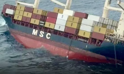 കപ്പലപകടങ്ങളില്‍ നടപടി ആവശ്യപ്പെട്ട് ഹരജി; ഹൈക്കോടതിയെ സമീപിച്ച് കേരള മത്സ്യത്തൊഴിലാളി ഐക്യവേദി