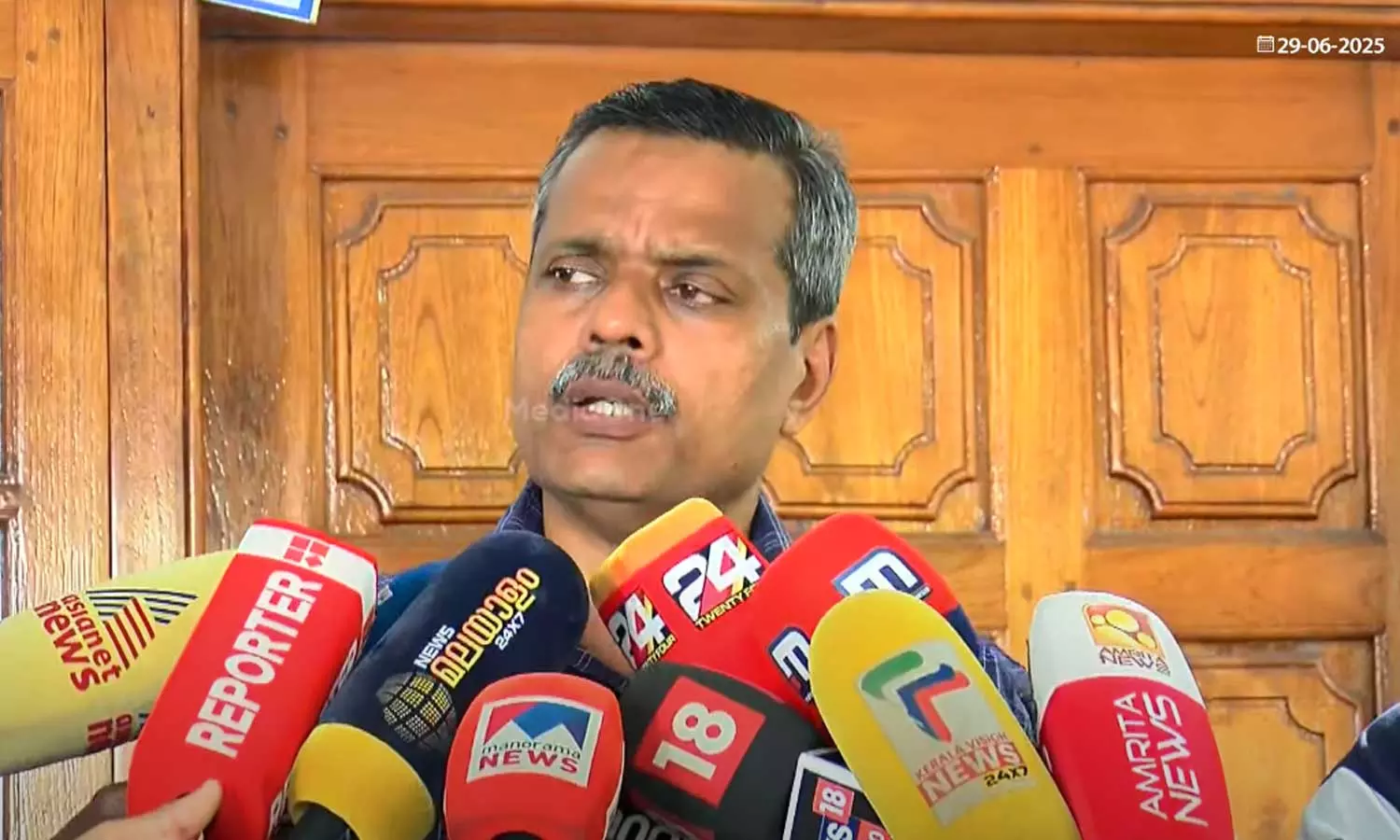 പറഞ്ഞതിൽ തെറ്റില്ല,പോസ്റ്റിട്ടതിൽ തെറ്റുപറ്റി; ഡോ. ഹാരിസ് ചിറക്കൽ