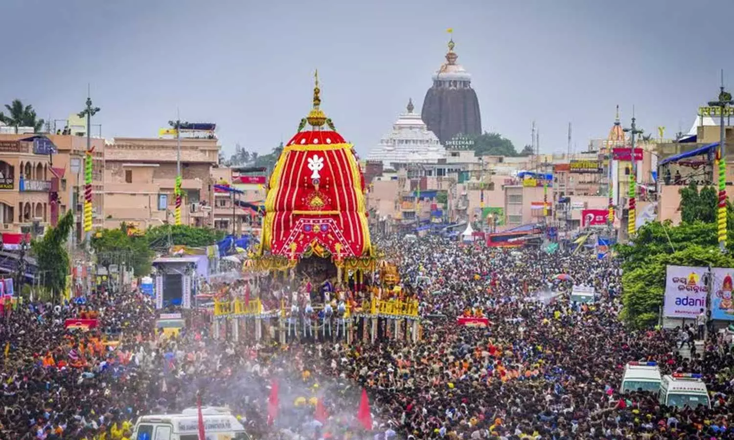 പുരി രഥയാത്രയ്ക്കിടെ തിക്കിലും തിരക്കിലും പെട്ട് മൂന്ന് പേര്‍ മരിച്ചു; നിരവധിപേര്‍ക്ക് പരിക്ക്