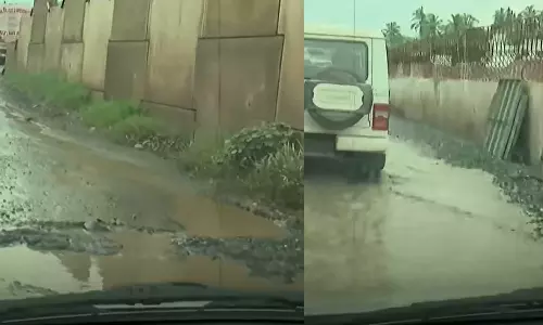 റോഡു മുഴുവൻ കുണ്ടും കുഴിയും; കൊയിലാണ്ടി വടകര റൂട്ടിൽ യാത്രാ ദുരിതം രൂക്ഷം റോഡു മുഴുവൻ കുണ്ടും കുഴിയും; കൊയിലാണ്ടി വടകര റൂട്ടിൽ യാത്രാ ദുരിതം രൂക്ഷം