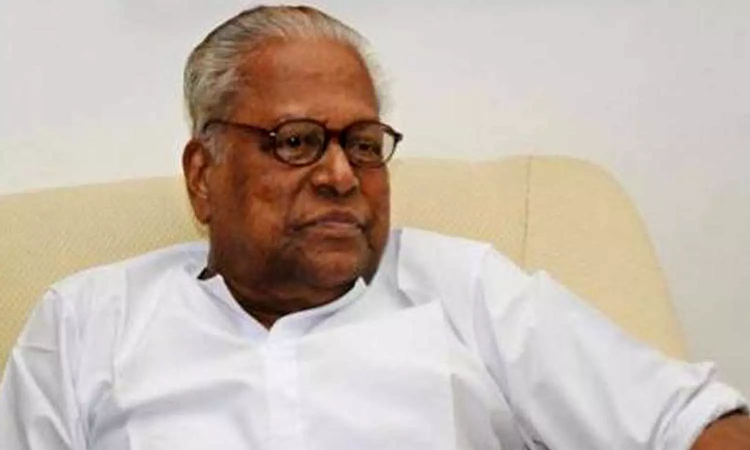 വി.എസിന്‍റെ ആരോഗ്യനില മാറ്റമില്ലാതെ തുടരുന്നു; മരുന്നുകളോട് പ്രതികരിക്കുന്നുണ്ടെന്ന് മകൻ