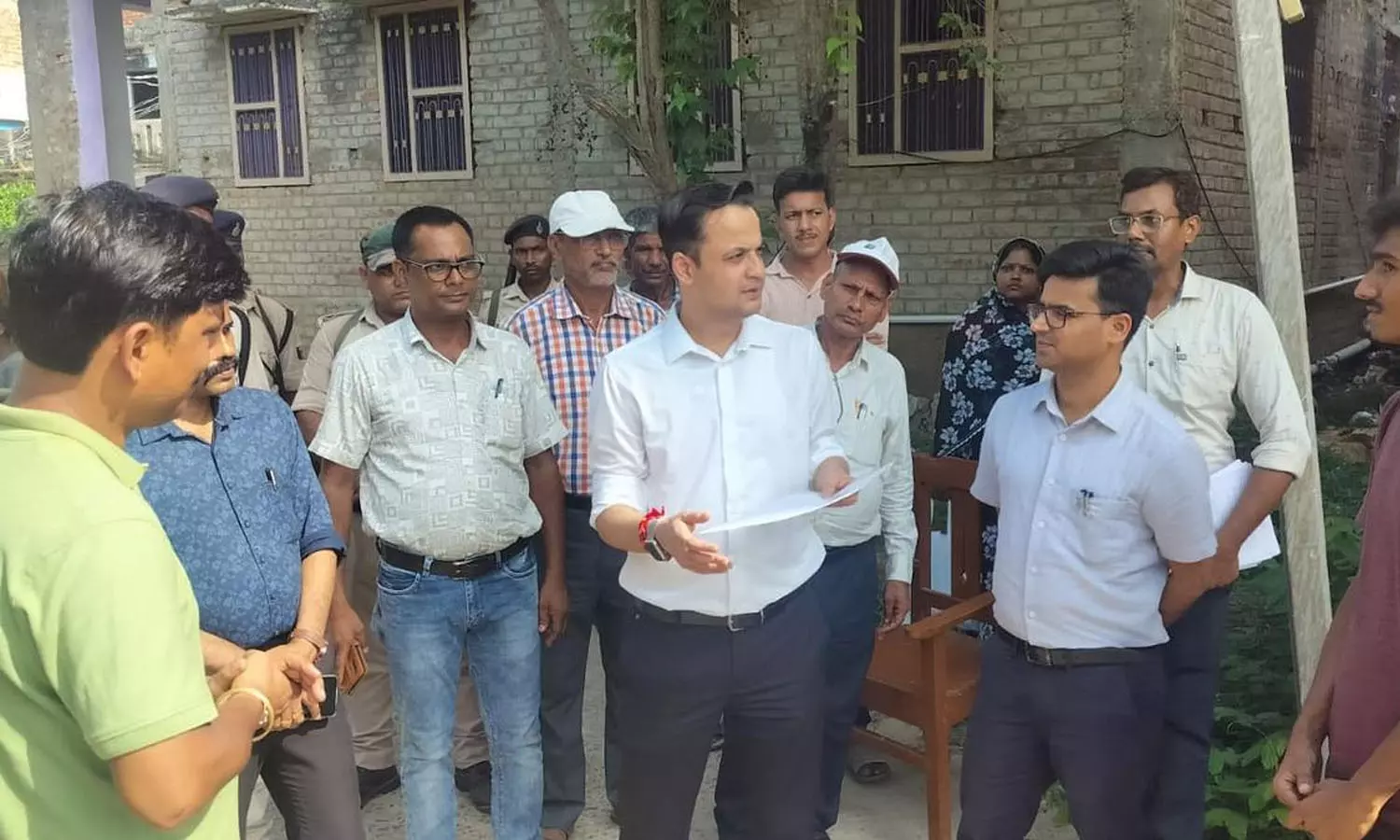 ബിഹാറിൽ 2.93 കോടി പേർ രേഖകൾ ഹാജരാക്കണമെന്ന തെരഞ്ഞെടുപ്പ് കമ്മീഷൻ നിർദേശത്തിൽ പ്രതിഷേധം ബിഹാറിൽ 2.93 കോടി പേർ രേഖകൾ ഹാജരാക്കണമെന്ന തെരഞ്ഞെടുപ്പ് കമ്മീഷൻ നിർദേശത്തിൽ പ്രതിഷേധം