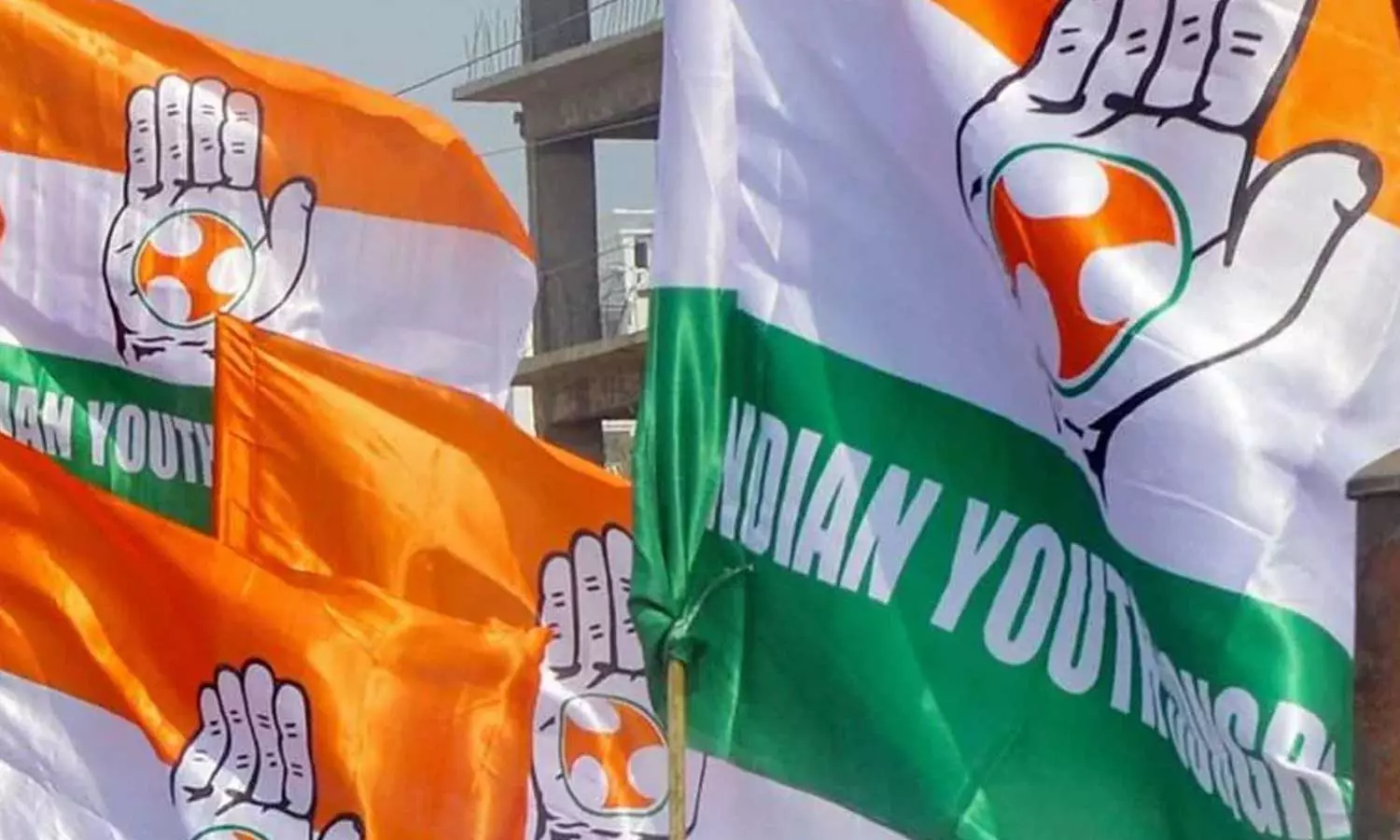 ക്യാപ്റ്റനും മേജറുമൊക്കെ സൈന്യത്തിൽ,നേതാക്കൾ അപഹാസ്യരാകരുത്; രൂക്ഷവിമർശനവുമായി യൂത്ത് കോൺഗ്രസ്