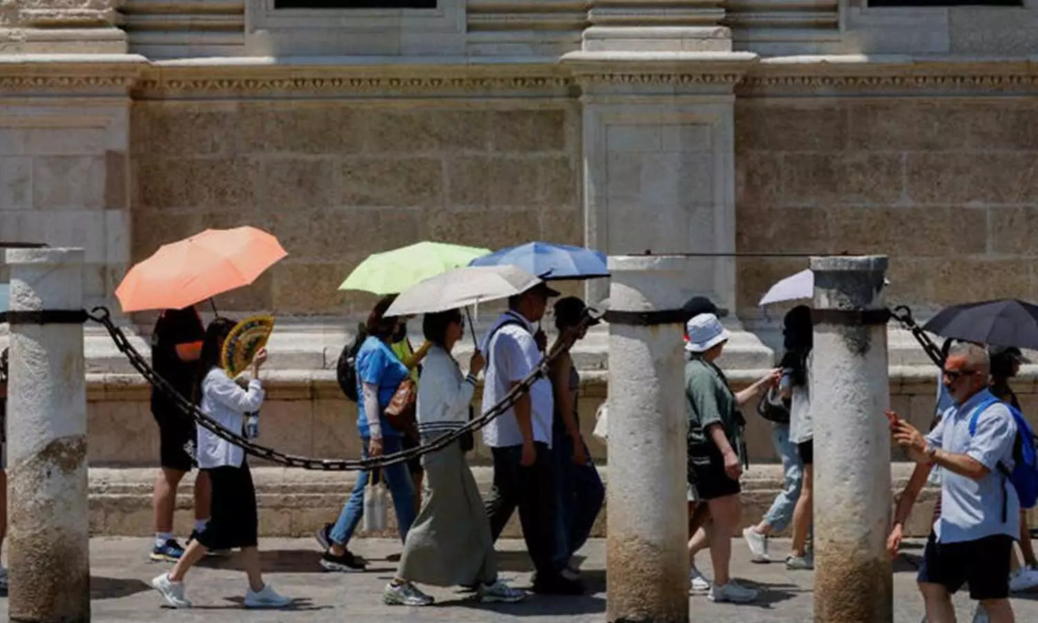 Europe Battles Severe Heatwave With Temperature Up To 42C Europe Battles Severe Heatwave With Temperature Up To 42C