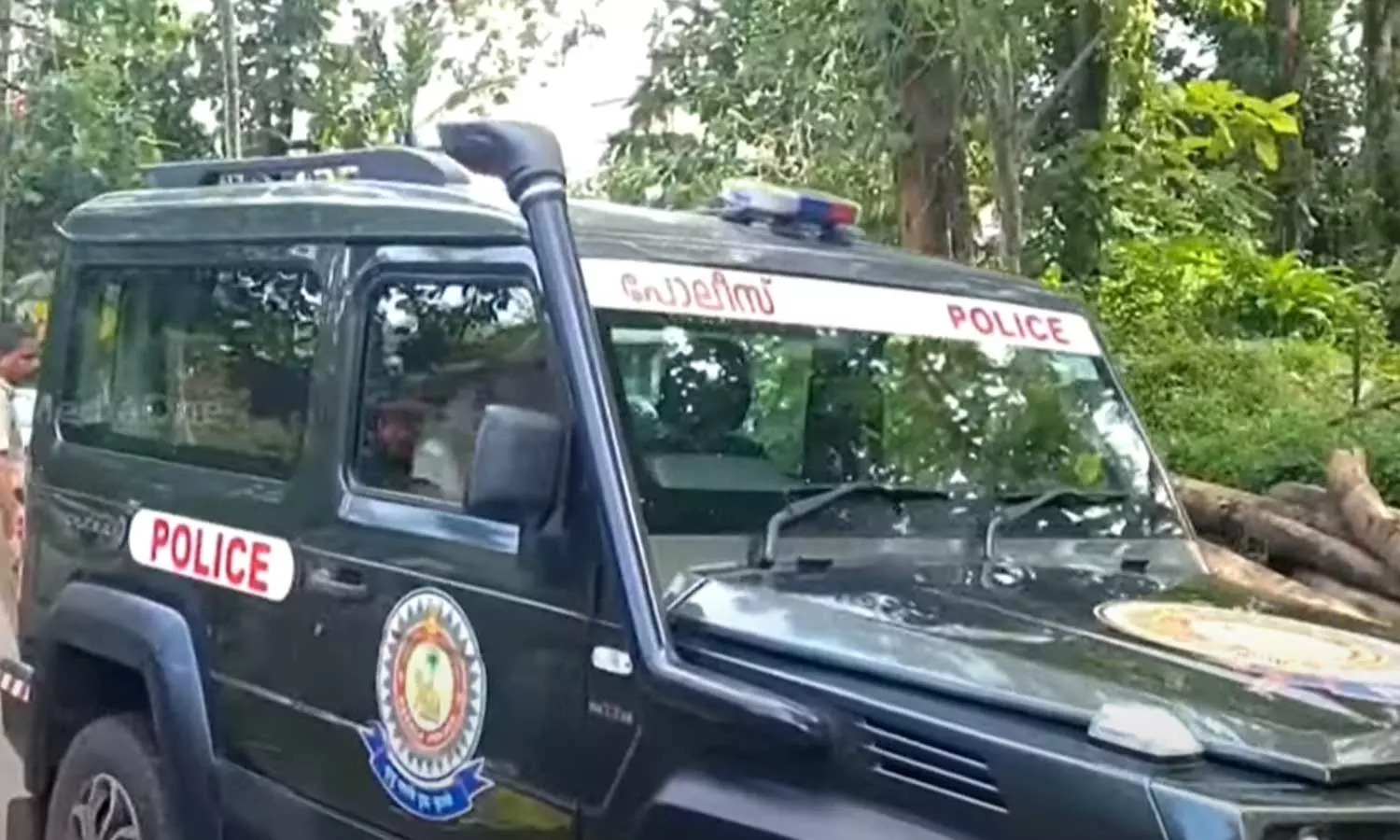 ഈരാറ്റുപേട്ടയില്‍ ദമ്പതികളെ മരിച്ച നിലയിൽ കണ്ടെത്തി; സാമ്പത്തിക ബാധ്യതയുണ്ടായിരുന്നതായി പൊലീസ്