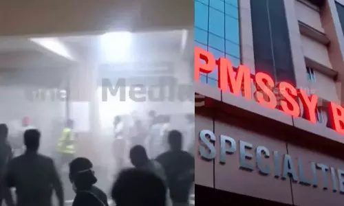 തീപിടിത്തത്തിന് രണ്ടുമാസം; കോഴിക്കോട് മെഡി.കോളജിലെ അത്യാഹിത വിഭാഗം ഇനിയും തുറന്ന് കൊടുത്തില്ല, രോഗികളെക്കൊണ്ട് തിങ്ങിനിറഞ്ഞ് പഴയ കാഷ്വാലിറ്റി കെട്ടിടം