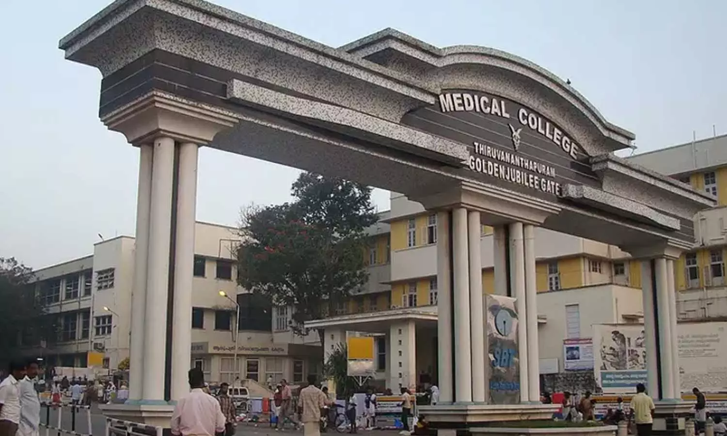 പ്രതിസന്ധിക്ക് പരിഹാരം; തിരുവനന്തപുരം മെഡിക്കല്‍ കോളജില്‍ ഉപകരണങ്ങള്‍ എത്തിച്ചു