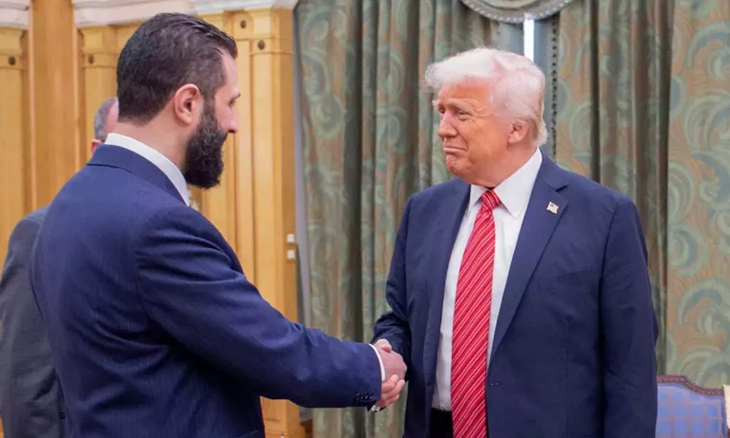 സിറിയക്കെതിരെ ഉപരോധം അവസാനിപ്പിച്ച് അമേരിക്ക; സുപ്രധാന ഉത്തരവിൽ ട്രംപ് ഒപ്പുവെച്ചു സിറിയക്കെതിരെ ഉപരോധം അവസാനിപ്പിച്ച് അമേരിക്ക; സുപ്രധാന ഉത്തരവിൽ ട്രംപ് ഒപ്പുവെച്ചു