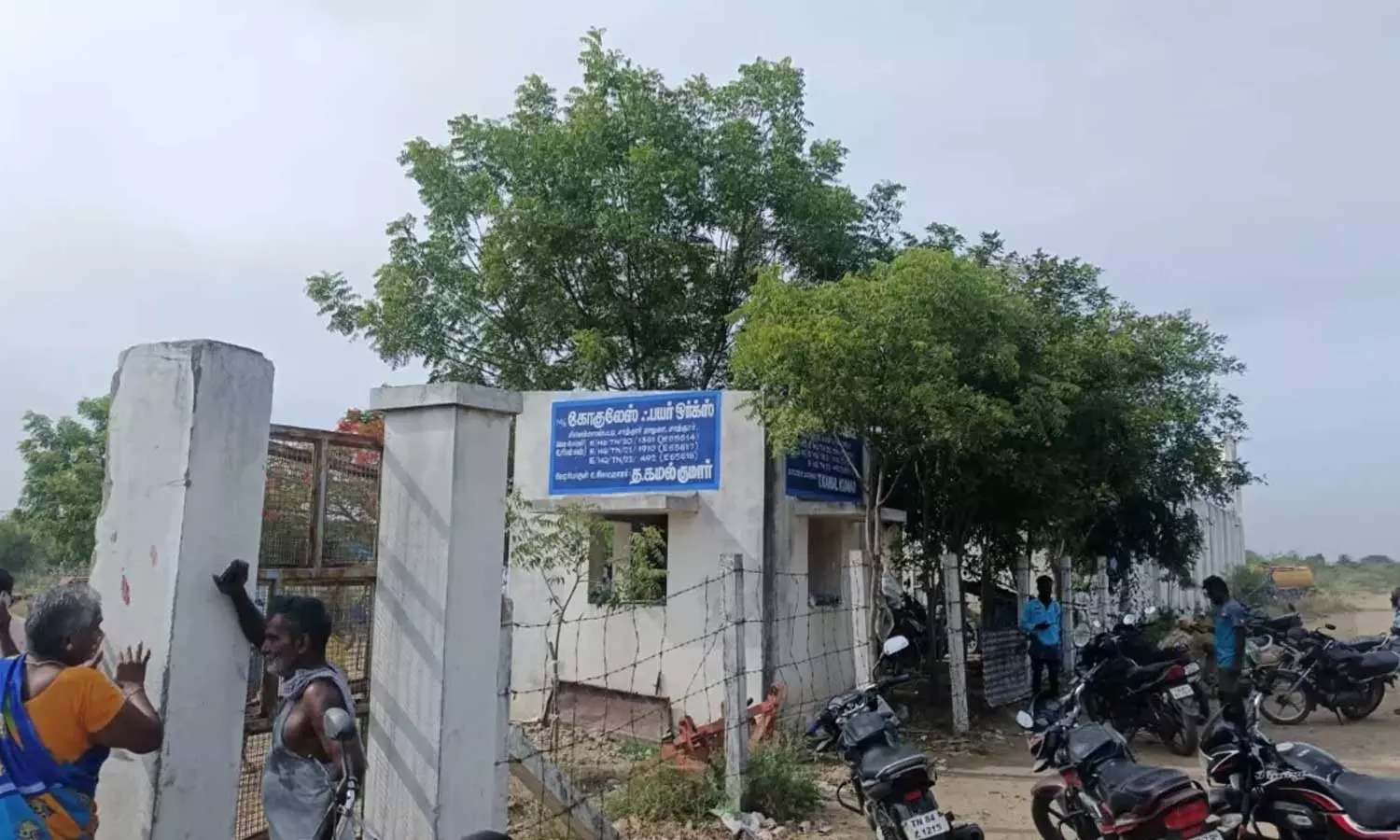 ശിവകാശിയിലെ പടക്ക നിർമാണ ശാലയിൽ സ്ഫോടനം; അഞ്ച് പേർ മരിച്ചു ശിവകാശിയിലെ പടക്ക നിർമാണ ശാലയിൽ സ്ഫോടനം; അഞ്ച് പേർ മരിച്ചു