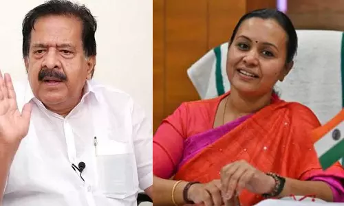 പൂജ്യങ്ങളൊക്കെ ചേരുന്നത് ആരോഗ്യമന്ത്രിക്കാണ്; സിസ്റ്റം ശരിയല്ലാത്തതിന്റെ ഉത്തരവാദിത്തം ആര്ക്ക്? : രമേശ് ചെന്നിത്തല പൂജ്യങ്ങളൊക്കെ ചേരുന്നത് ആരോഗ്യമന്ത്രിക്കാണ്; സിസ്റ്റം ശരിയല്ലാത്തതിന്റെ ഉത്തരവാദിത്തം ആര്ക്ക്? : രമേശ് ചെന്നിത്തല