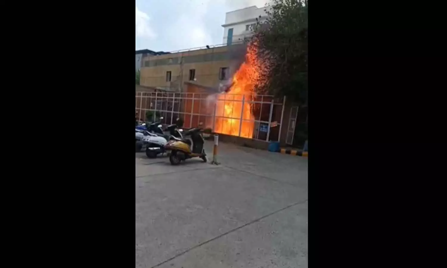 Fire breaks out at AIIMS Trauma Centre in Delhi Fire breaks out at AIIMS Trauma Centre in Delhi