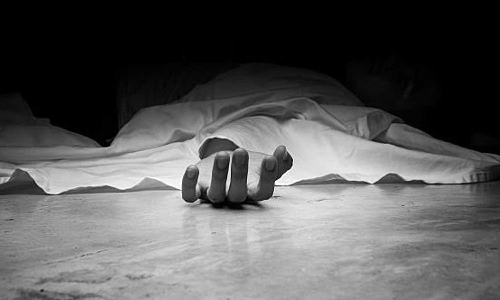 വഴിതുറന്നു തരണമെന്ന് ആവശ്യം; മലപ്പുറത്ത് മൃതദേഹവുമായി കുടുംബത്തിന്റെ പ്രതിഷേധം