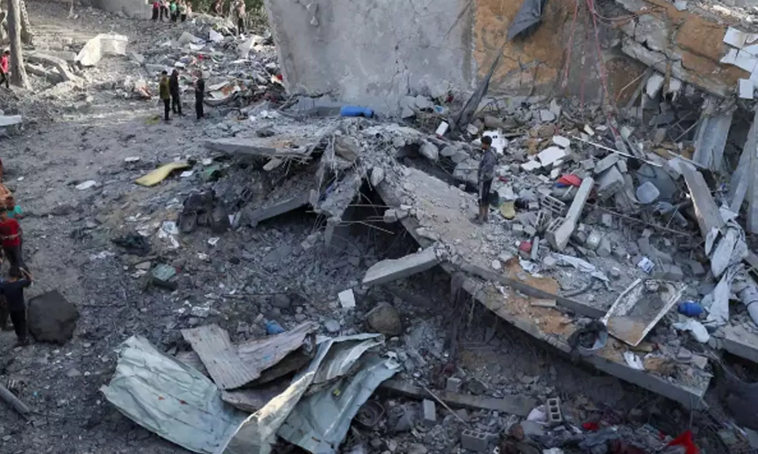 വെടിനിർത്തൽ ചർച്ചയ്ക്കിടെ ഗസ്സയിൽ വ്യാപക ഇസ്രായേൽ ആക്രമണം