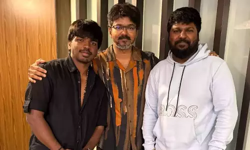 ഫീനിക്സ് കണ്ട് വിജയ്; സൂര്യ സേതുപതിക്കും അനൽ അരശിനും അഭിനന്ദനം ഫീനിക്സ് കണ്ട് വിജയ്; സൂര്യ സേതുപതിക്കും അനൽ അരശിനും അഭിനന്ദനം