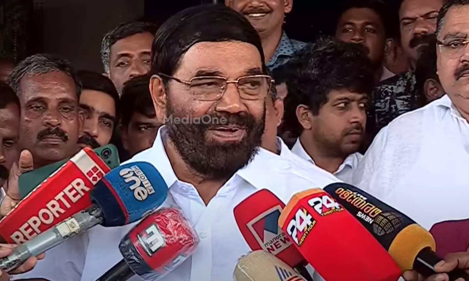 ഒരപകടമുണ്ടായാൽ ആ വകുപ്പിലെ മന്ത്രി രാജി വെക്കണം എന്നാണോ?: വി.എൻ വാസവൻ