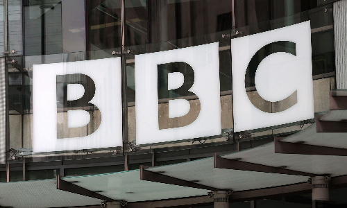 ഇസ്രായേൽ സർക്കാരിന്റെ പിആർ ആയി ബിബിസി പ്രവർത്തിക്കുന്നു - ഡയറക്ടർ ജനറലിന് കത്തെഴുതി 100-ഓളം ജീവനക്കാർ ഇസ്രായേൽ സർക്കാരിന്റെ പിആർ ആയി ബിബിസി പ്രവർത്തിക്കുന്നു - ഡയറക്ടർ ജനറലിന് കത്തെഴുതി 100-ഓളം ജീവനക്കാർ