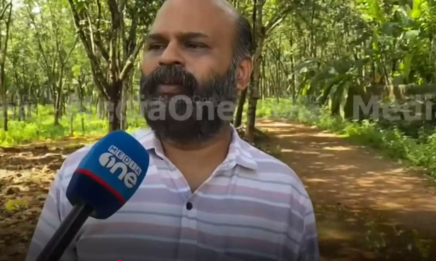 കൈയും കാലും തല്ലിയൊടിക്കും; തൊഴിലുറപ്പ് പദ്ധതിയുമായി ബന്ധപ്പെട്ട വിവരാവകാശ അപേക്ഷക്ക് പിന്നാലെ സിപിഎം ഭീഷണി; പരാതിയുമായി മെഴുവേലി പഞ്ചായത്ത് ഹെഡ് ക്ലർക്ക് കൈയും കാലും തല്ലിയൊടിക്കും; തൊഴിലുറപ്പ് പദ്ധതിയുമായി ബന്ധപ്പെട്ട വിവരാവകാശ അപേക്ഷക്ക് പിന്നാലെ സിപിഎം ഭീഷണി; പരാതിയുമായി മെഴുവേലി പഞ്ചായത്ത് ഹെഡ് ക്ലർക്ക്