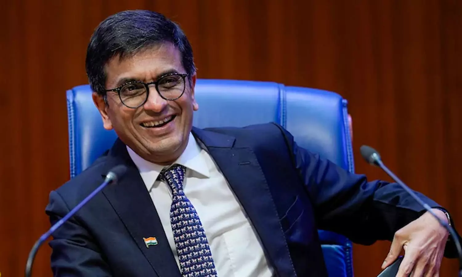 മുൻ ചീഫ് ജസ്റ്റിസ് ചന്ദ്രചൂഡിനെ ഔദ്യോഗിക വസതിയിൽ നിന്നും ഒഴിപ്പിക്കാൻ കേന്ദ്രത്തിന് സുപ്രിം കോടതിയുടെ കത്ത് മുൻ ചീഫ് ജസ്റ്റിസ് ചന്ദ്രചൂഡിനെ ഔദ്യോഗിക വസതിയിൽ നിന്നും ഒഴിപ്പിക്കാൻ കേന്ദ്രത്തിന് സുപ്രിം കോടതിയുടെ കത്ത്