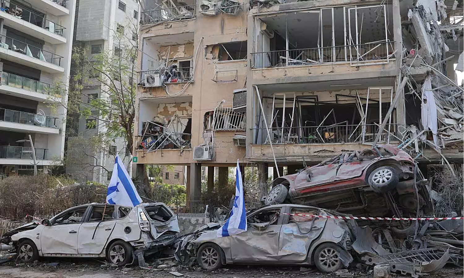 അഞ്ച് ഇസ്രായേലി സൈനിക താവളങ്ങളിൽ ഇറാന്റെ മിസൈലുകൾ നാശംവിതച്ചെന്ന് റിപ്പോർട്ട്; പ്രതികരിക്കാതെ ഐഡിഎഫ് അഞ്ച് ഇസ്രായേലി സൈനിക താവളങ്ങളിൽ ഇറാന്റെ മിസൈലുകൾ നാശംവിതച്ചെന്ന് റിപ്പോർട്ട്; പ്രതികരിക്കാതെ ഐഡിഎഫ്