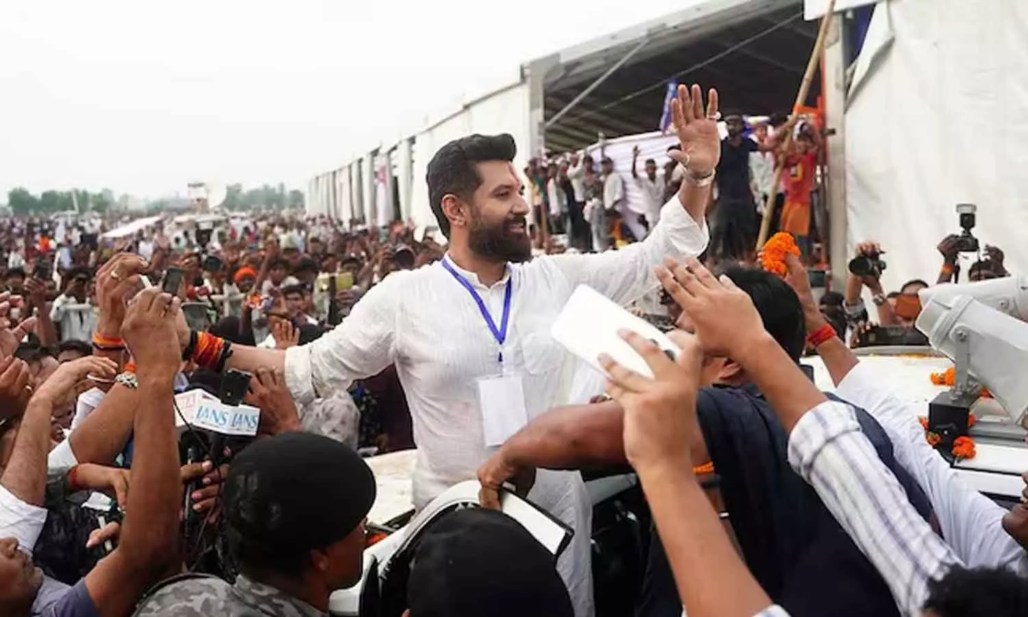 ബിഹാർ നിയമസഭാ തെരഞ്ഞെടുപ്പിൽ മത്സരിക്കുമെന്ന് കേന്ദ്ര മന്ത്രി ചിരാഗ് പാസ്വാൻ