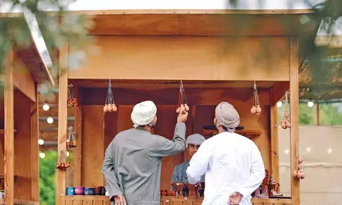 ജബൽ അഖ്ദറിൽ റുമ്മാന ഉത്സവത്തിന്റെ മൂന്നാം പതിപ്പിന് തുടക്കം