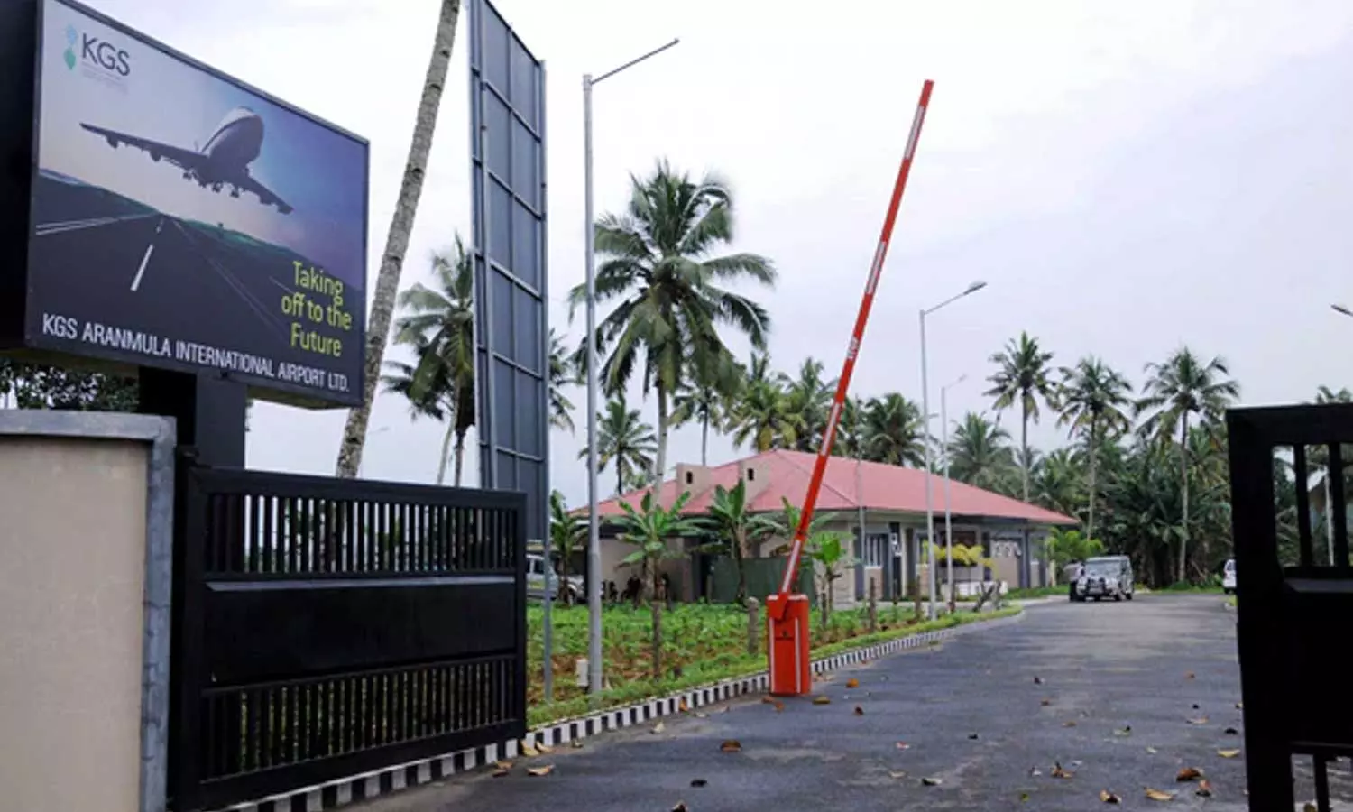 ആറന്മുളയിലെ വിവാദ പദ്ധതി ഉപേക്ഷിക്കാനുള്ള നീക്കത്തിനെതിരെ കുറിപ്പ് എഴുതിയത് ഐടി സ്പെഷ്യൽ സെക്രട്ടറി ആറന്മുളയിലെ വിവാദ പദ്ധതി ഉപേക്ഷിക്കാനുള്ള നീക്കത്തിനെതിരെ കുറിപ്പ് എഴുതിയത് ഐടി സ്പെഷ്യൽ സെക്രട്ടറി