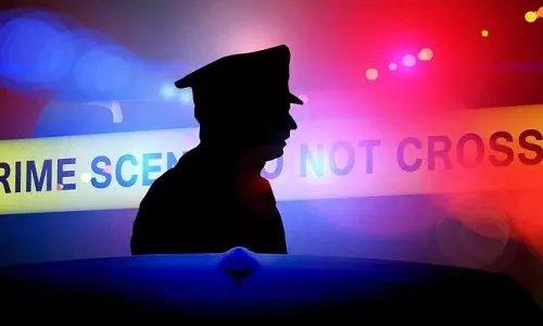 ബേപ്പൂര് ലോഡ്ജിലെ കൊലപാതകം: രണ്ട് പൊലീസുകാര്ക്ക് സസ്പെന്ഷന് ബേപ്പൂര് ലോഡ്ജിലെ കൊലപാതകം: രണ്ട് പൊലീസുകാര്ക്ക് സസ്പെന്ഷന്