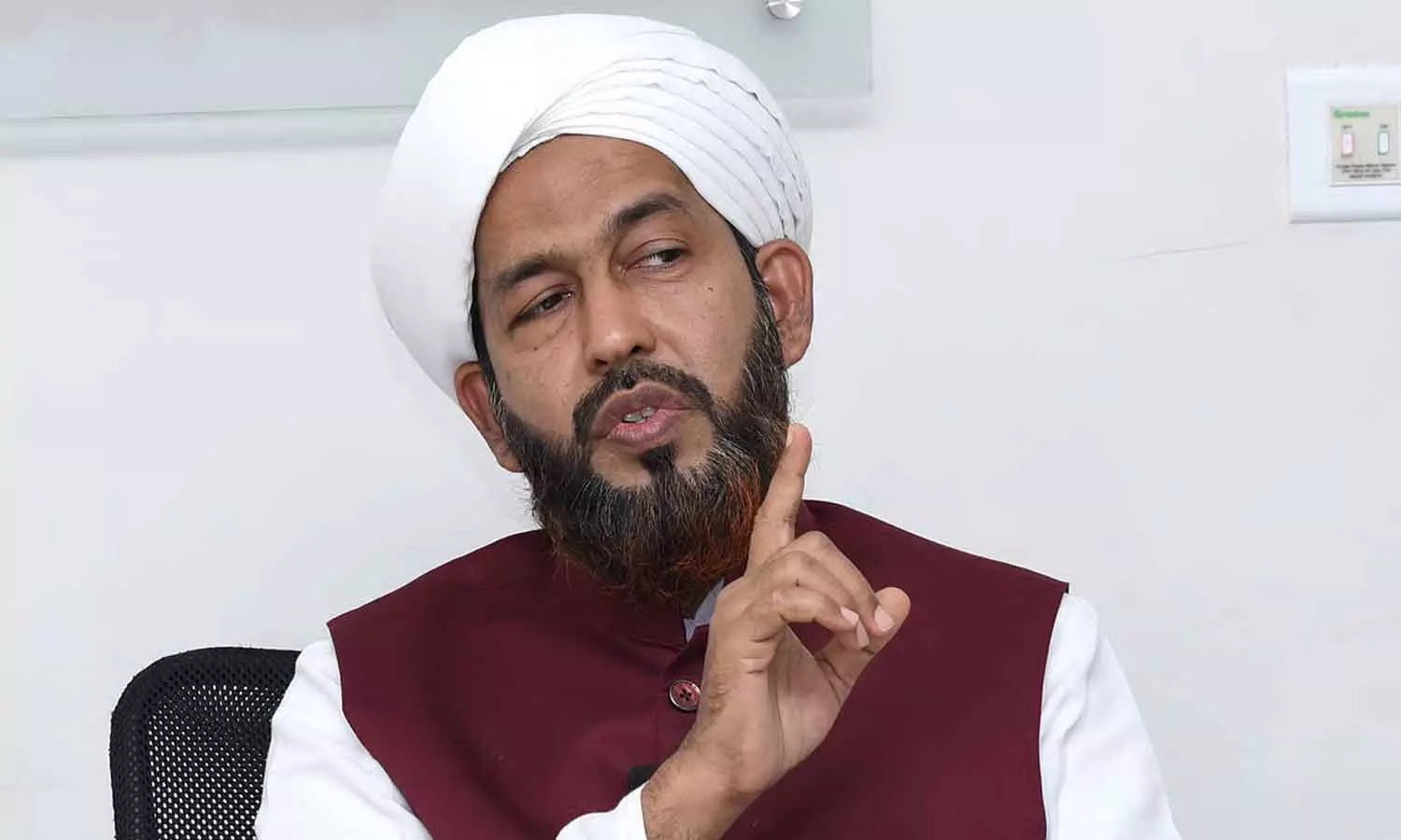 Hakeem Azhari against strike