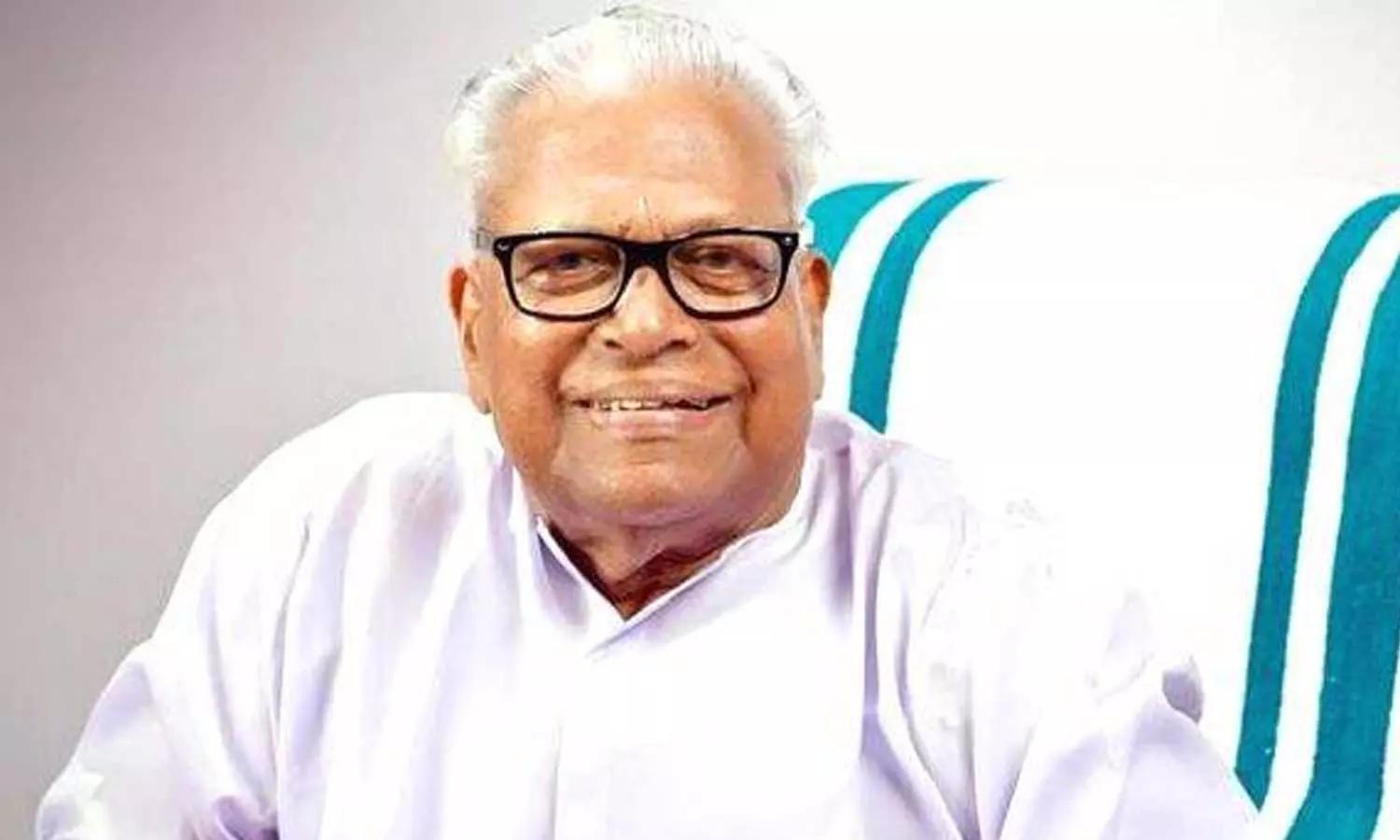 വിഎസിനായി കാത്തിരിക്കുന്നവരോടൊപ്പം ഞങ്ങളും പ്രതീക്ഷയിലാണ്: കുറിപ്പുമായി മകന്‍ അരുണ്‍ കുമാര്‍