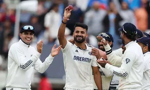 ഇരുട്ടിൽ നിന്നും തെളിഞ്ഞൊരു താരകം: ആകാശ് ദീപിന്റെ ജീവിതവും ക്രിക്കറ്റും.. ഇരുട്ടിൽ നിന്നും തെളിഞ്ഞൊരു താരകം: ആകാശ് ദീപിന്റെ ജീവിതവും ക്രിക്കറ്റും..