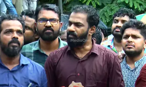 ആര്‍എസ്എസ് അജണ്ടക്ക് സര്‍വകലാശാലകളെ വിട്ടുകൊടുക്കില്ല: വി.കെ സനോജ്