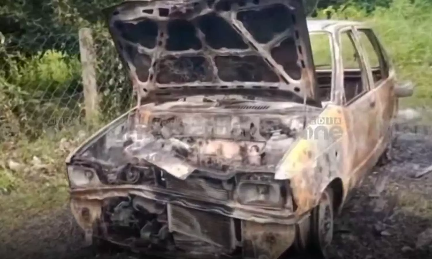 പാലക്കാട് അത്തിക്കോട് കാർ സ്റ്റാർട്ട് ചെയ്യുന്നതിനിടെ പൊട്ടിത്തെറിച്ചു: കുട്ടികളടക്കം നാലുപേർക്ക് പരിക്ക് പാലക്കാട് അത്തിക്കോട് കാർ സ്റ്റാർട്ട് ചെയ്യുന്നതിനിടെ പൊട്ടിത്തെറിച്ചു: കുട്ടികളടക്കം നാലുപേർക്ക് പരിക്ക്