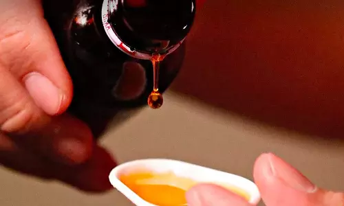 ഒറിജിനലിനെ വെല്ലും വ്യാജന്‍; 5,000ലധികം വ്യാജ കഫ് സിറപ്പ് കുപ്പികളുമായി യുവാവ് പിടിയില്‍