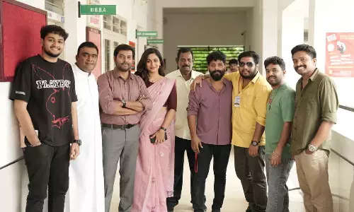 ജൂനിയർ ഷാജി കൈലാസും , ജൂനിയർ രൺജി പണിക്കരും ഒന്നിച്ച് ക്യാമറക്ക് മുന്നിൽ ജൂനിയർ ഷാജി കൈലാസും , ജൂനിയർ രൺജി പണിക്കരും ഒന്നിച്ച് ക്യാമറക്ക് മുന്നിൽ