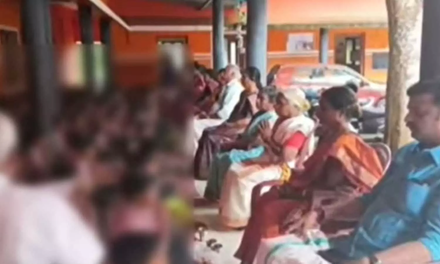 പാദപൂജ വിവാദം; പ്രതിഷേധം ശക്തമാക്കി വിദ്യാർഥി സംഘടനകൾ