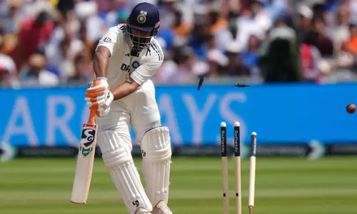 India in danger of defeat in Lords Test; lose eight wickets