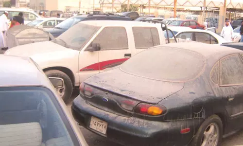 ഖത്തറിൽ നിയമലംഘനത്തിന് പിടിച്ചെടുത്ത വാഹനം തിരിച്ചെടുത്തില്ലെങ്കില്‍ ലേലത്തില്‍ വില്‍ക്കും