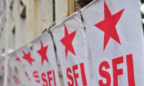 താത്കാലിക വി.സി നിയമനം തടയാൻ കഴിഞ്ഞത് പോരാട്ടത്തിന്റെ ആദ്യ ഘട്ടമെന്ന് എസ്എഫ്‌ഐ സംസ്ഥാന സെക്രട്ടറി