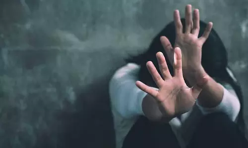 ബംഗളൂരുവില്‍ കോളജ് വിദ്യാര്‍ഥിനിയെ ബലാത്സംഗം ചെയ്തു;അധ്യാപകരും കൂട്ടാളിയും അറസ്റ്റില്‍