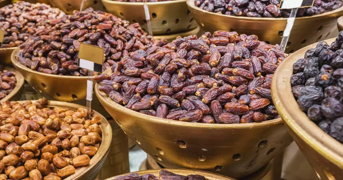 സൂഖ് വാഖിഫിൽ ഇനി ഈത്തപ്പഴ മധുരം