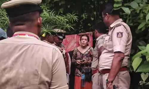 ഗോകർണയിൽ കണ്ടെത്തിയ റഷ്യൻ സ്ത്രീ പ്രസവിച്ചത് ഗോവ ഗുഹയിൽ; കുട്ടികളുടെ പിതാവ് ഇസ്രായേലി ബിസിനസുകാരൻ