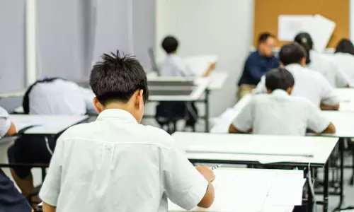 അബൂദബിയിൽ 12 സ്കൂളുകൾക്ക് പ്രവേശന വിലക്ക്